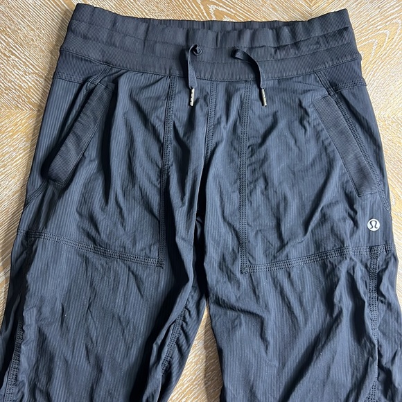 LULULEMON Black Studio Crop Pant 4 - Picture 7 of 13